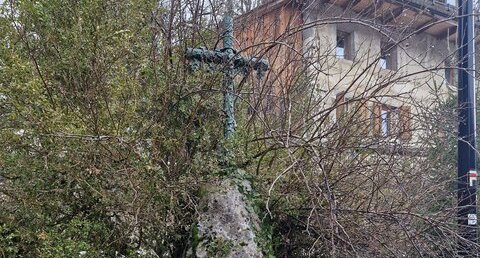 Croix de la Bazinère, Saint-Pierre-d'Entremont, Isère.