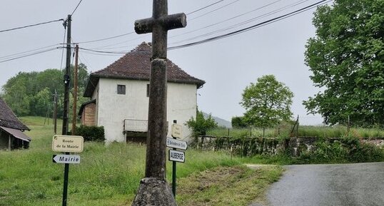 Croix de Saint-Pierre-de-Genebroz, Savoie.