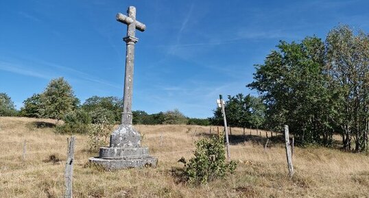 Croix de Deschapoux, Haut Valromey, Ain.